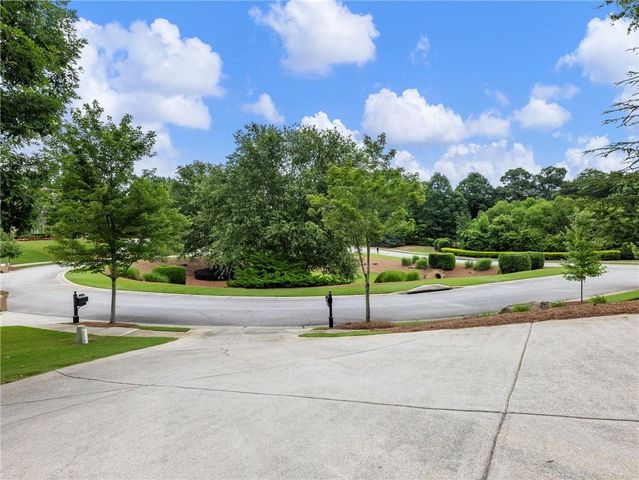 2352 Crimson King Drive, Braselton, GA 30517