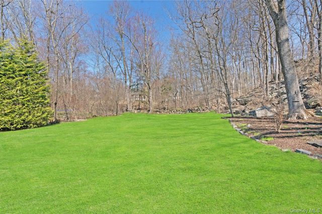 61 Schrade Road, Briarcliff Manor, NY 10510