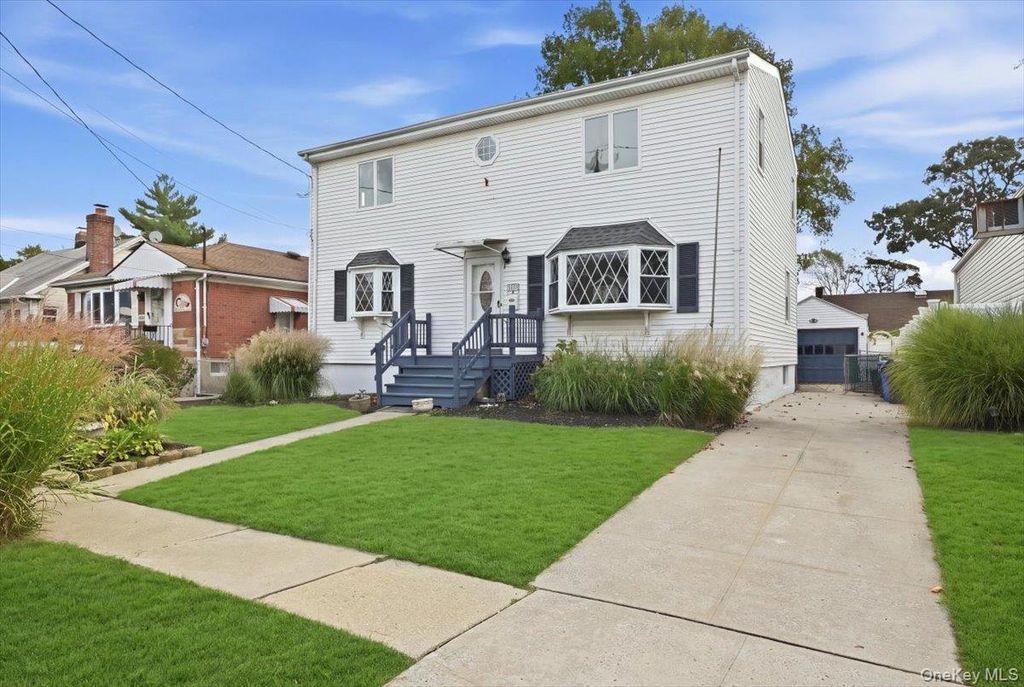 161 Stokes Avenue, Freeport, NY 11520 — photo 2