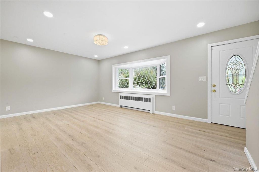 161 Stokes Avenue, Freeport, NY 11520 — photo 4