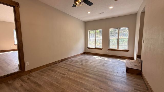 2174 Stone Ridge Drive, Mountain Grove, MO 65711