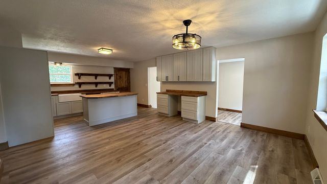 2174 Stone Ridge Drive, Mountain Grove, MO 65711