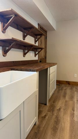 2174 Stone Ridge Drive, Mountain Grove, MO 65711