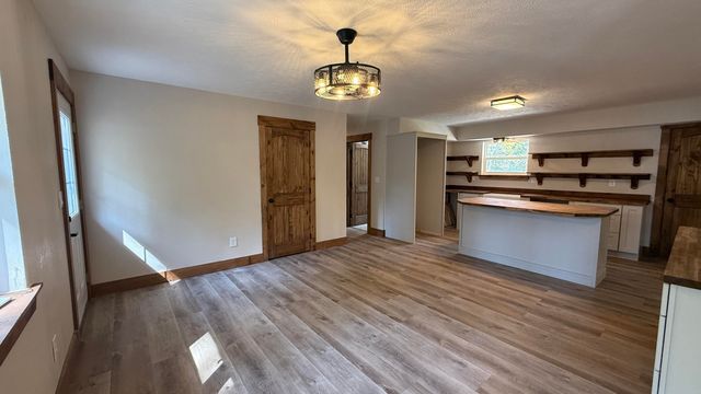 2174 Stone Ridge Drive, Mountain Grove, MO 65711