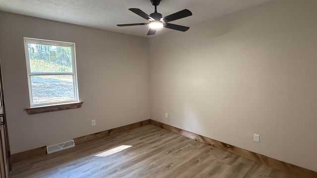 2174 Stone Ridge Drive, Mountain Grove, MO 65711