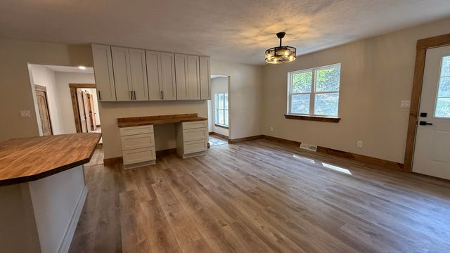 2174 Stone Ridge Drive, Mountain Grove, MO 65711