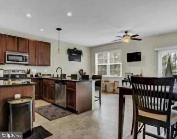 64 MILESTONE CT, Chambersburg, PA 17201