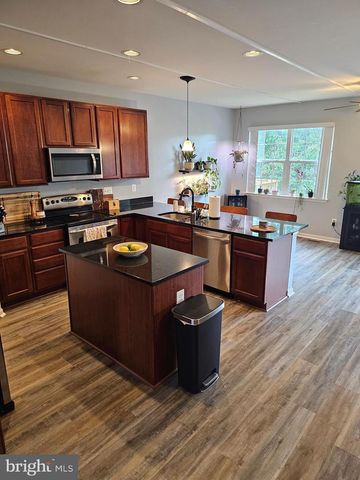 64 MILESTONE CT, Chambersburg, PA 17201