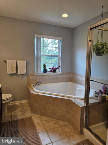64 MILESTONE CT, Chambersburg, PA 17201