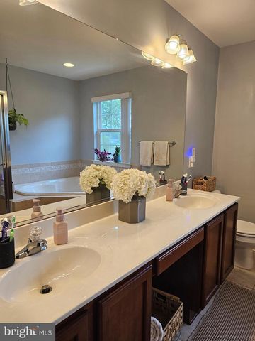64 MILESTONE CT, Chambersburg, PA 17201