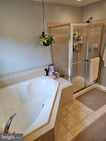 64 MILESTONE CT, Chambersburg, PA 17201
