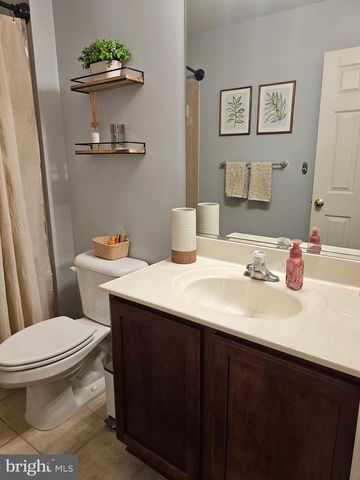 64 MILESTONE CT, Chambersburg, PA 17201