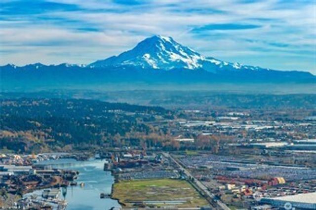 1416 Browns Point Boulevard NE, Tacoma, WA 98422