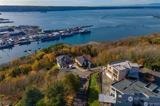1416 Browns Point Boulevard NE, Tacoma, WA 98422