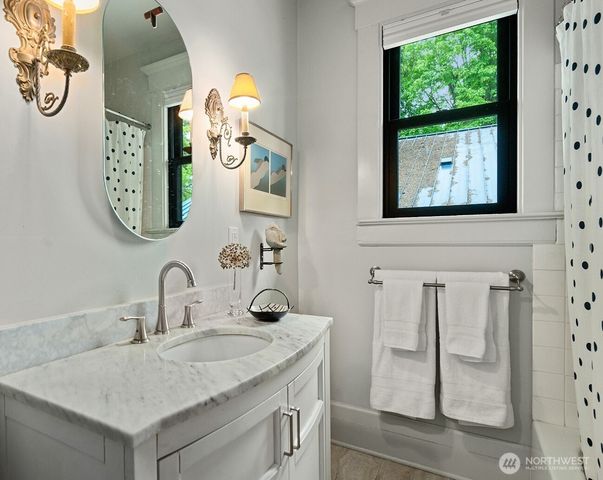 7541 Seward Park Avenue S, Seattle, WA 98118
