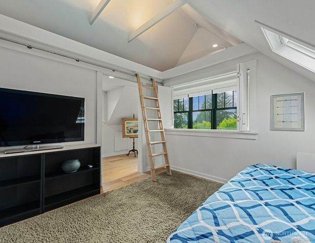 7541 Seward Park Avenue S, Seattle, WA 98118