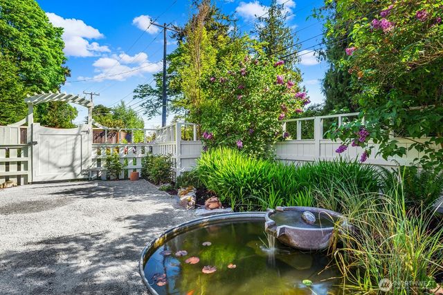 7541 Seward Park Avenue S, Seattle, WA 98118