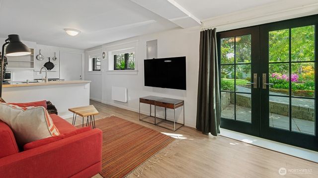 7541 Seward Park Avenue S, Seattle, WA 98118