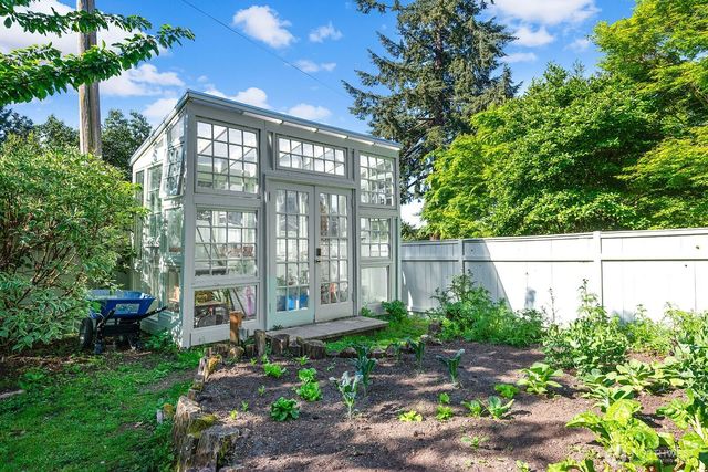 7541 Seward Park Avenue S, Seattle, WA 98118