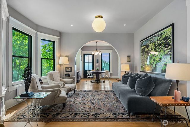 7541 Seward Park Avenue S, Seattle, WA 98118