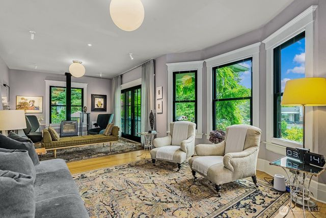 7541 Seward Park Avenue S, Seattle, WA 98118