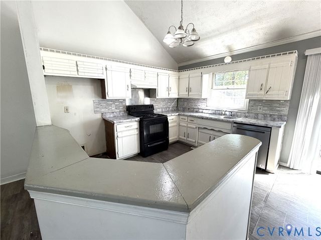 20401 Halloway Ave, South Chesterfield, VA 23803