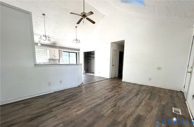 20401 Halloway Ave, South Chesterfield, VA 23803