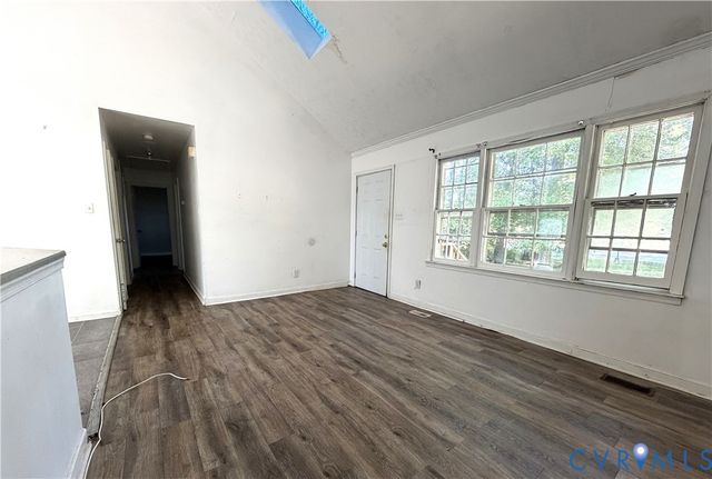 20401 Halloway Ave, South Chesterfield, VA 23803