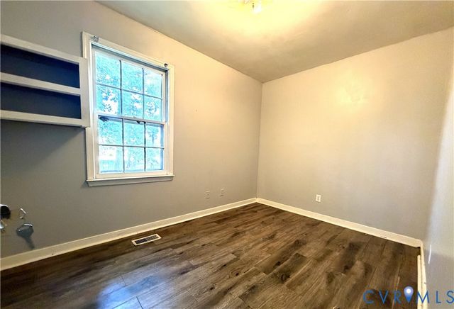 20401 Halloway Ave, South Chesterfield, VA 23803