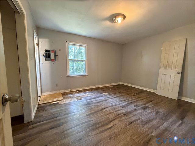 20401 Halloway Ave, South Chesterfield, VA 23803