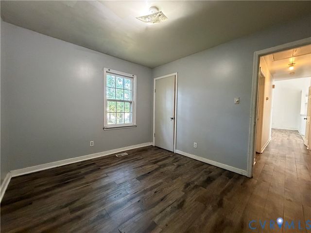 20401 Halloway Ave, South Chesterfield, VA 23803