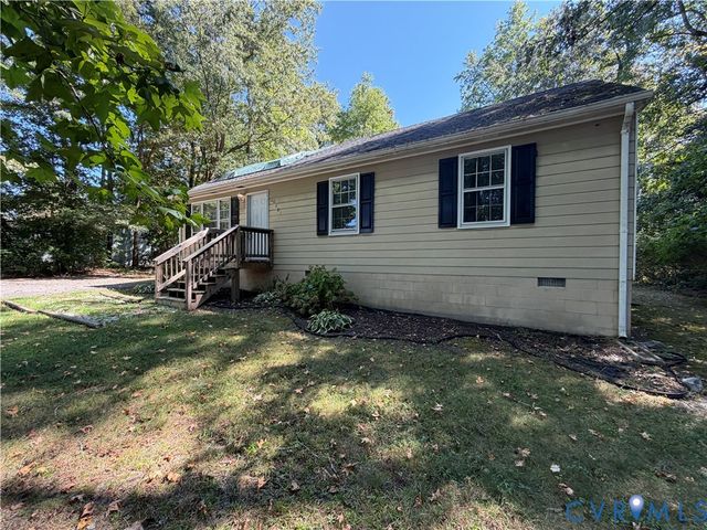 20401 Halloway Ave, South Chesterfield, VA 23803