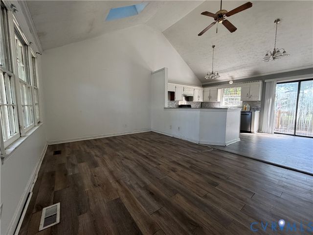 20401 Halloway Ave, South Chesterfield, VA 23803