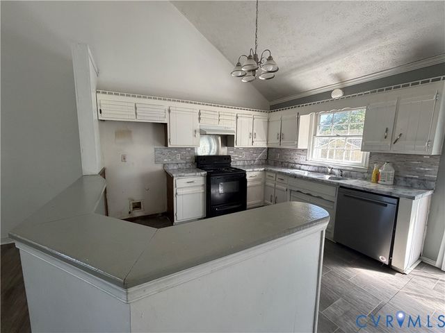 20401 Halloway Ave, South Chesterfield, VA 23803