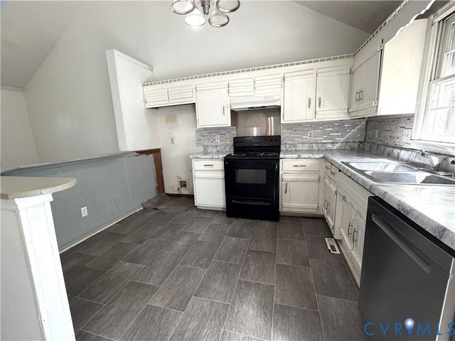 20401 Halloway Ave, South Chesterfield, VA 23803