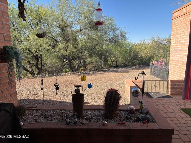 1320 W Desert Hills Drive, Green Valley, AZ 85622