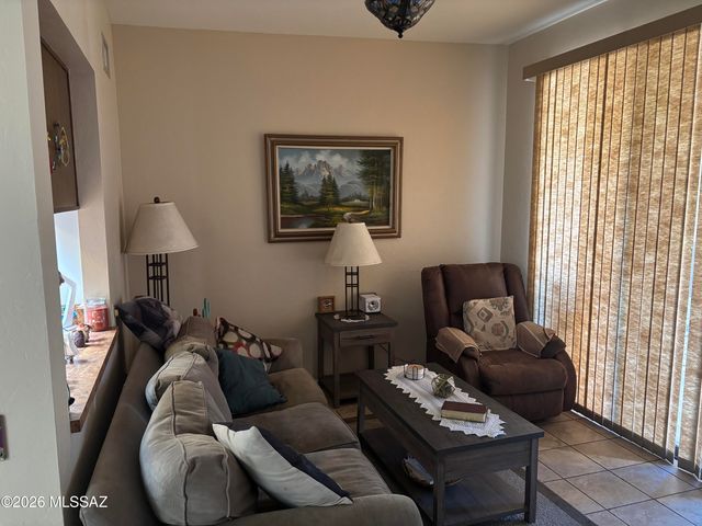 1320 W Desert Hills Drive, Green Valley, AZ 85622