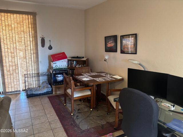 1320 W Desert Hills Drive, Green Valley, AZ 85622