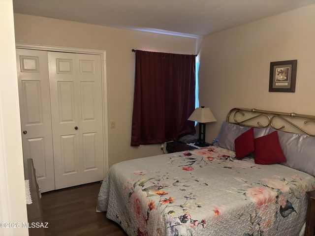 1320 W Desert Hills Drive, Green Valley, AZ 85622
