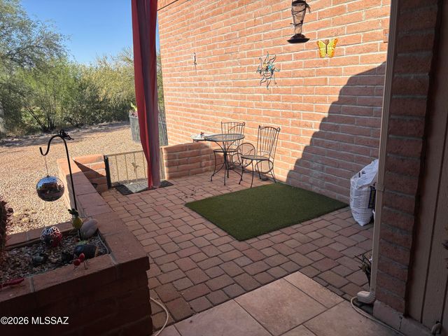 1320 W Desert Hills Drive, Green Valley, AZ 85622