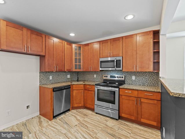 407 W ABBOTTSFORD AVE, Philadelphia, PA 19144