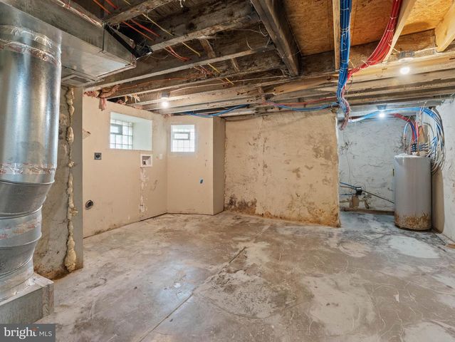 407 W ABBOTTSFORD AVE, Philadelphia, PA 19144