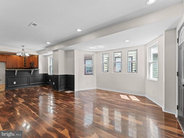 407 W ABBOTTSFORD AVE, Philadelphia, PA 19144
