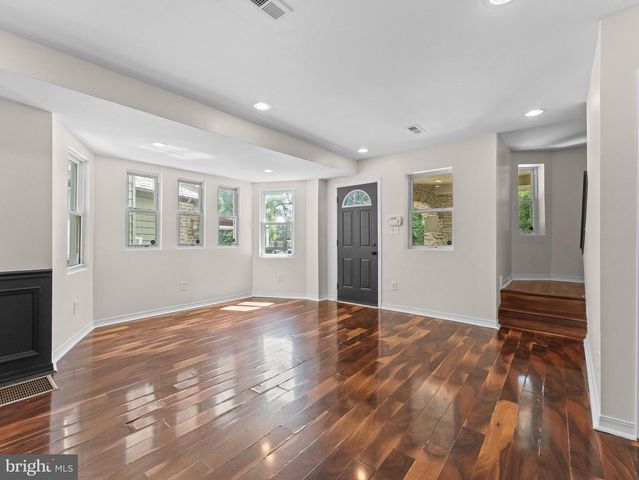 407 W ABBOTTSFORD AVE, Philadelphia, PA 19144