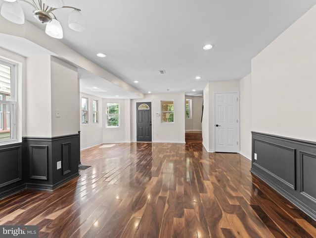 407 W ABBOTTSFORD AVE, Philadelphia, PA 19144