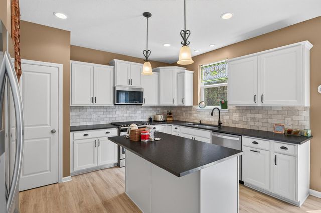 11175 Black Oaks Court N, Dayton, MN 55369