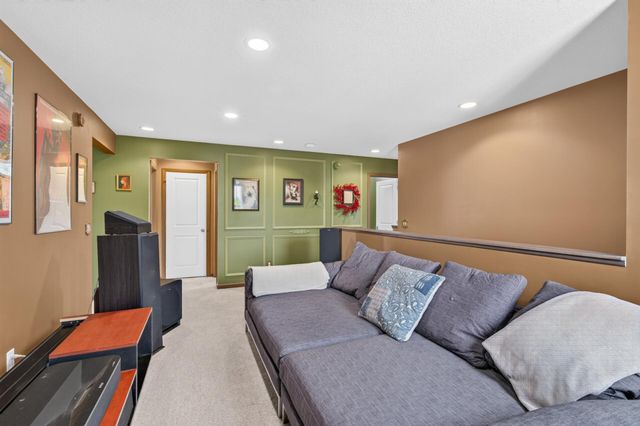 11175 Black Oaks Court N, Dayton, MN 55369