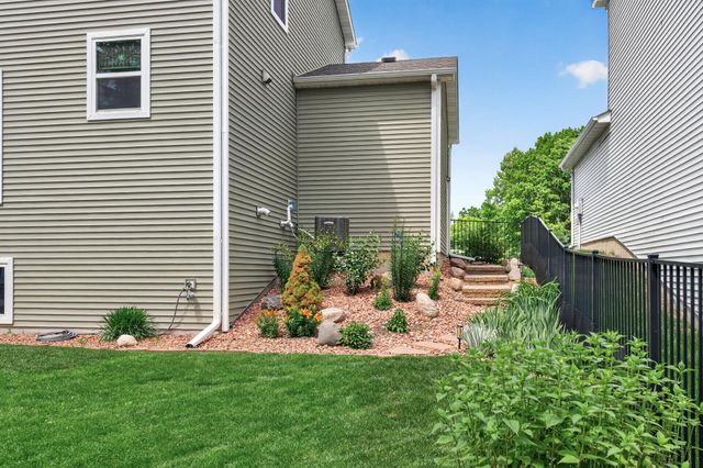 11175 Black Oaks Court N, Dayton, MN 55369