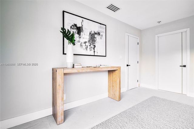 5561 NE 28th Ave, Fort Lauderdale, FL 33308