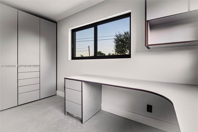 5561 NE 28th Ave, Fort Lauderdale, FL 33308